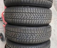 4 gomme invernali 225 50 18 Pirelli