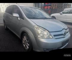 Ricambi Toyota Corolla Verso 1.8 Benzina 2004