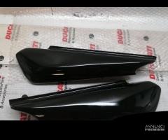 Coppia Fianchetti Nero Lucidi per Ducati Monster