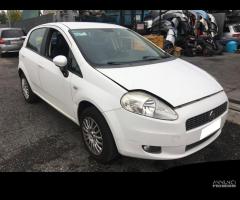 Ricambi Fiat Grande Punto 1.4 benzina 2009 - 1