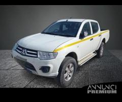 2015 MITSUBISHI L200 4LIFE