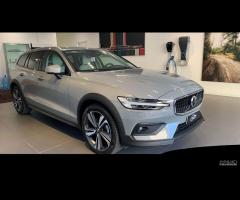 VOLVO V60 II 2023 Cross Country - V60 Cross Countr