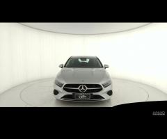 MERCEDES-BENZ A 180 d Advanced auto