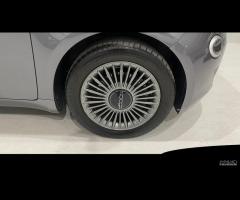 FIAT 500e 3+1 - 500e 3+1 42 kWh Icon