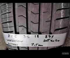 2 gomme usate vredestein 225 35 18 87y estive