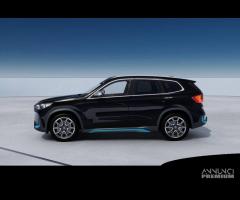 BMW iX1 xDrive30 xLine - 4