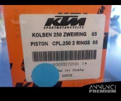 Pistone ktm 250 gr.1 due segmenti