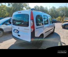 Renault Kangoo finestrato 5 POSTI