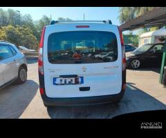 Renault Kangoo finestrato 5 POSTI