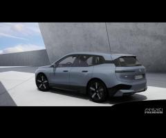 BMW iX xDrive40 Pacchetto Sportivo