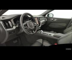 VOLVO N.XC60 Plus Dark B4 AUT