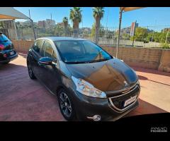 Peugeot 208 PureTech 82 5 porte Allure - 2