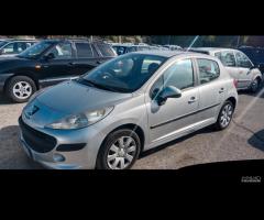 Peugeot 207 1.4 HDi 5 porte neopatentati - 1