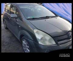 Ricambi vari Toyota Corolla verso 2.0 Diesel 2006