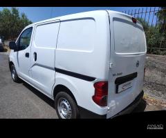 Nissan nv200