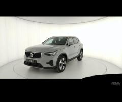 VOLVO XC40 Core B3 AUT