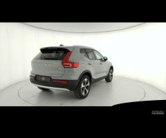 VOLVO XC40 Core B3 AUT