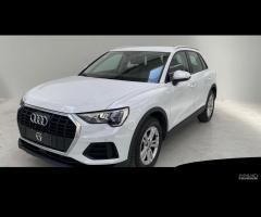 AUDI Q3 35 2.0 tdi Business s-tronic