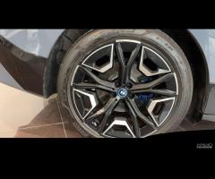 BMW iX xdrive40 pacchetto sportivo