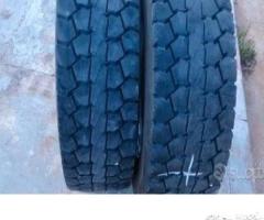 Coppia di gomme usate 295 60 22.5 goodyear