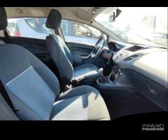 FORD Fiesta GPL VALIDO CASA MADRE 2011