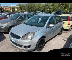 FORD Fiesta benzina