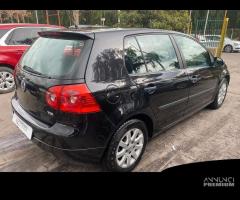 VOLKSWAGEN Golf 5