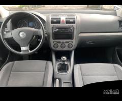 VOLKSWAGEN Golf 5