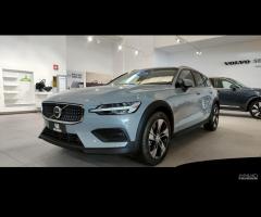 VOLVO N.V60 Cross Country Core B5 AWD AUT