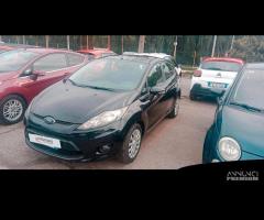 FORD Fiesta GPL VALIDO CASA MADRE 2011