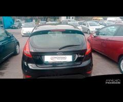 FORD Fiesta GPL VALIDO CASA MADRE 2011