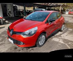 Renault Clio d-i-e-s-e-l-