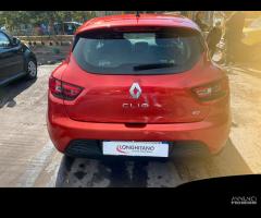 Renault Clio d-i-e-s-e-l-