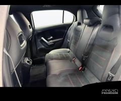 MERCEDES-BENZ A 200 d Premium - 12