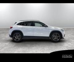 MERCEDES-BENZ GLA 180 d Automatic Premium - 4