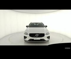 VOLVO N.V60 Plus Dark B4 AUT