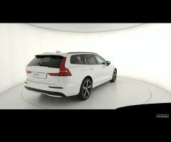 VOLVO N.V60 Plus Dark B4 AUT