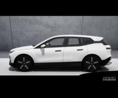 BMW iX xDrive40 Pacchetto Sportivo - 4