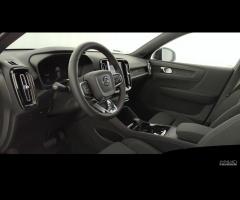 VOLVO XC40 single motor Core rwd