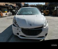 Ricambi usati per PEUGEOT 208 1.4 HDI 2014