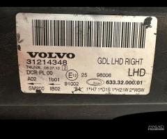 FARO XENON ANTERIORE DESTRO VOLVO V70 2010anno