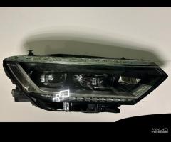 FARO DESTRO A LED PASSAT B8 2016anno