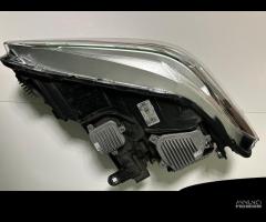 Faro anteriore destro BMW X1 F48