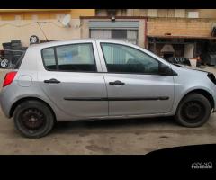 Ricambi usati per RENAULT CLIO 1.5 DCI 2007 - 7