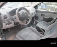 Ricambi usati per RENAULT CLIO 1.5 DCI 2007 - 9