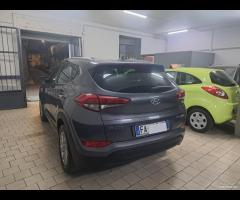 Hyundai Tucson 1.7 crdi unico prop 2015 nav - 10