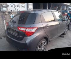 TOYOTA YARIS 1.5 IBRIDA 2019 1NZ PER RICAMBI