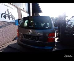 PORTELLO POST VOLKSWAGEN TOURAN 2.0 TDI 2006 BKD 1 - 6