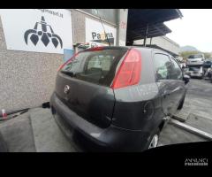 PORTELLO POST FIAT PUNTO 1.3 D 2018 330A1000 1102/