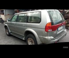 Mitsubishi Pajero Sport 2.5 per ricambi, no motore